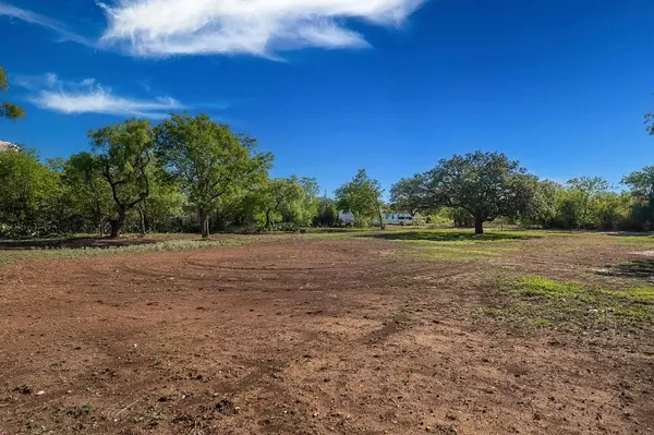 Brady, TX 76825,1214 S Mulberry