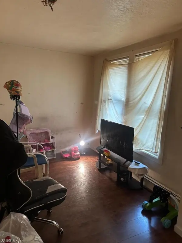 Newark City, NJ 07107,51-53 3Rd St