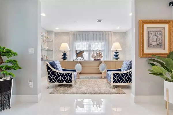 Fort Lauderdale, FL 33304,615 Bayshore Dr #106