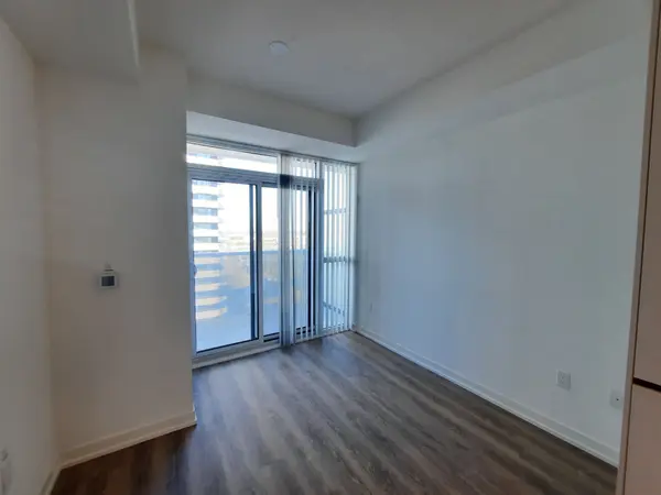 Vaughan, ON L4K 5Z7,8 Interchange WAY #1501