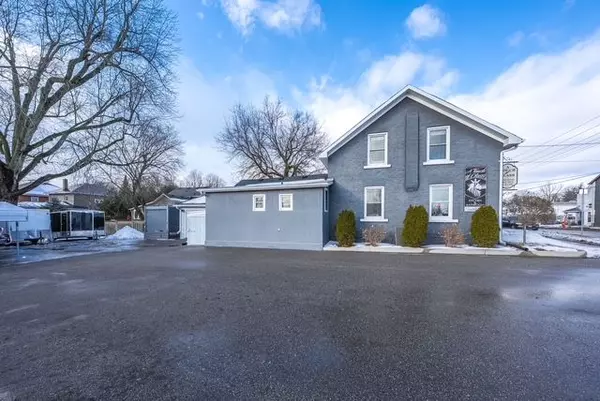 Halton Hills, ON L7J 1W1,28 Main ST N