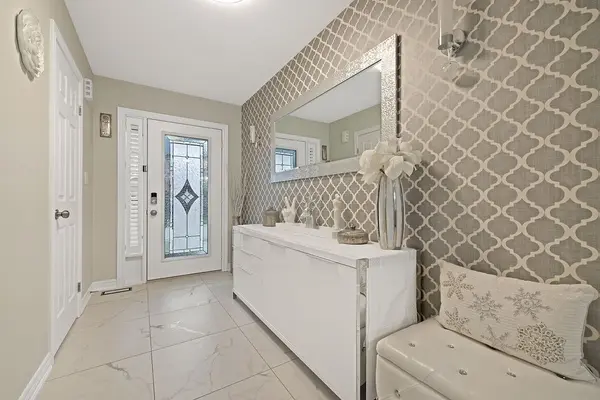 Hamilton, ON L0R 1P0,84 Periwinkle DR