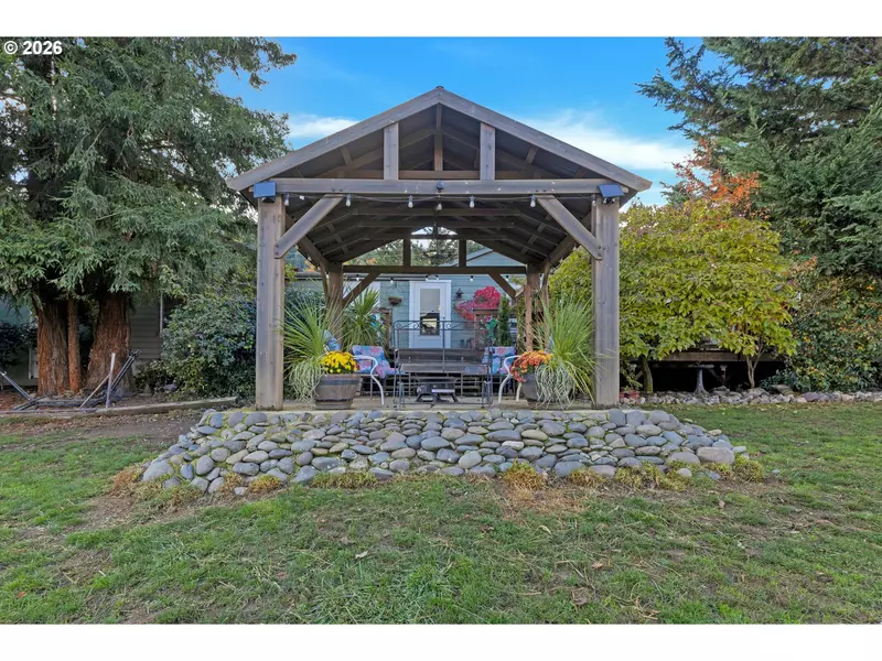 624 WILLIS CREEK RD, Winston, OR 97496