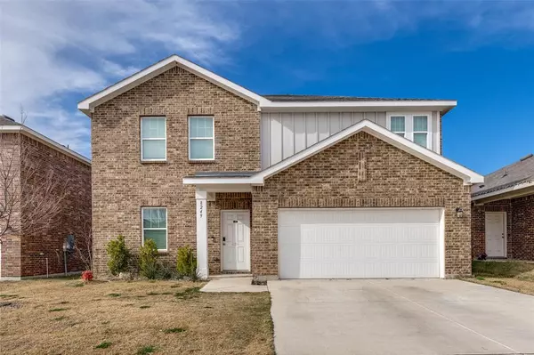 8249 Stovepipe Drive, Fort Worth, TX 76179