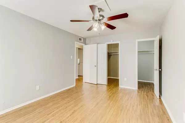 Fort Worth, TX 76110,2200 W Lowden Street #28