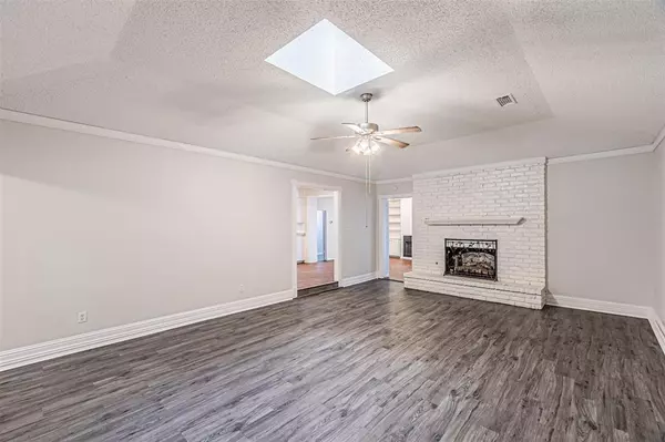 Arlington, TX 76016,5209 Smokerise Court