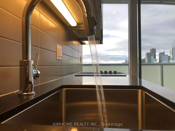 Toronto C08, ON M4Y 0C9,403 Church ST #3901