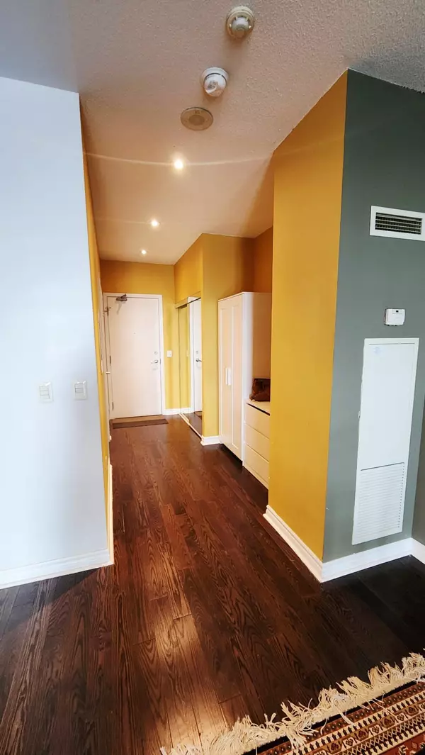 Toronto C15, ON M2K 0A3,2885 Bayview AVE #715