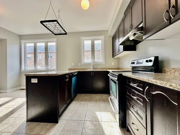 Brampton, ON L6Z 0H9,45 Kayak HTS