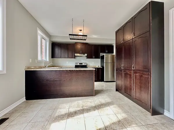 Brampton, ON L6Z 0H9,45 Kayak HTS