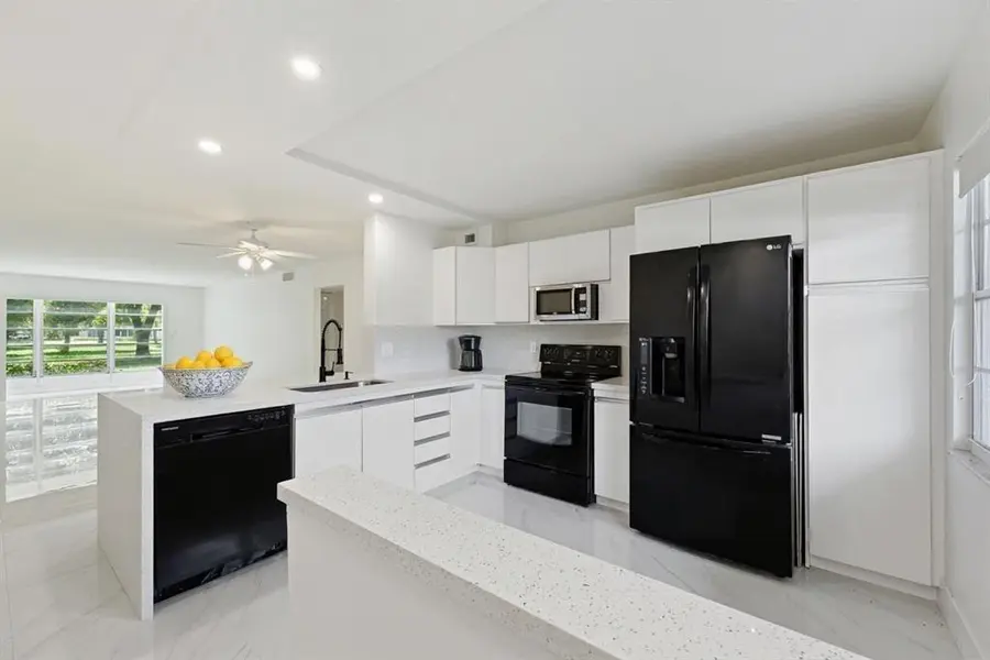 2202 Lucaya Bnd #M1, Coconut Creek, FL 33066