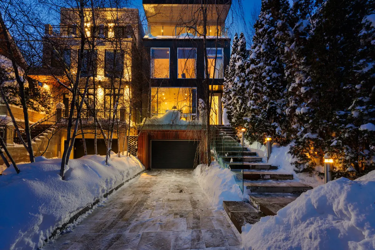 Toronto C02, ON M4V 1G7,20A Woodlawn AVE W