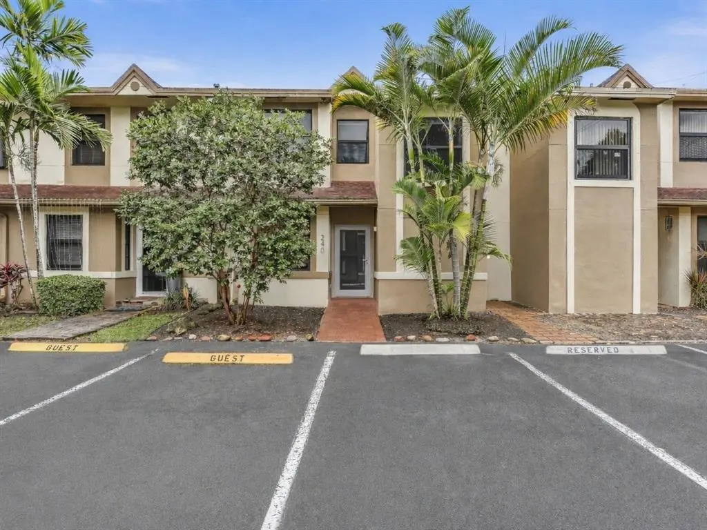 Fort Lauderdale, FL 33311,240 City View Dr #240