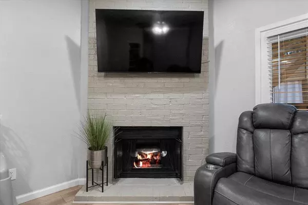 Arlington, TX 76011,1106 Quail Valley Lane #120