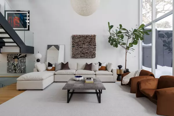 Toronto C02, ON M4V 1G7,20A Woodlawn AVE W