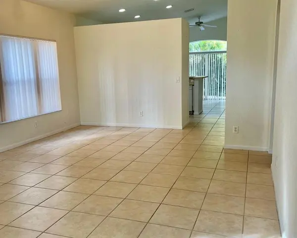 Coral Springs, FL 33071,932 NW 126th Ter