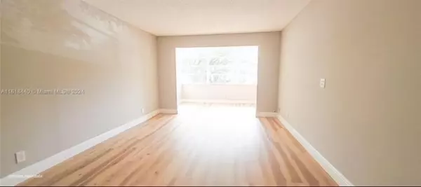 Plantation, FL 33317,6500 Cypress Rd #211