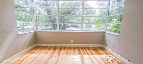 Plantation, FL 33317,6500 Cypress Rd #211