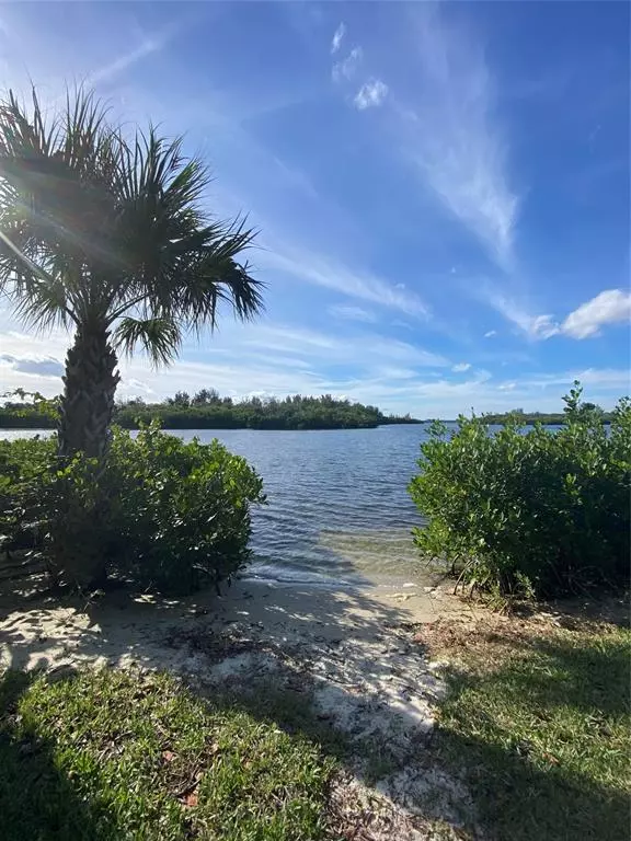 Vero Beach, FL 32963,1036 Orchid Oak Dr