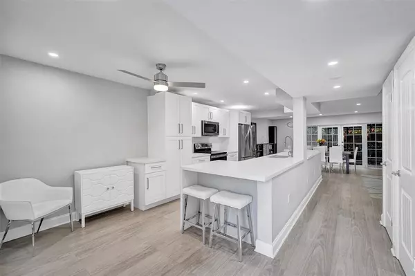 Hollywood, FL 33021,3301 RALEIGH ST #4B