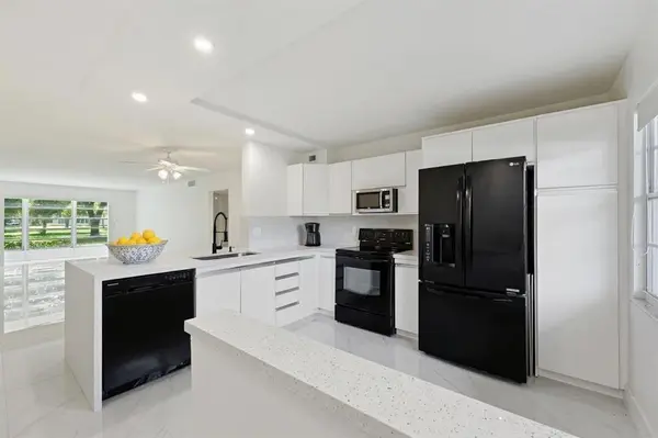 2202 Lucaya Bnd #M1, Coconut Creek, FL 33066