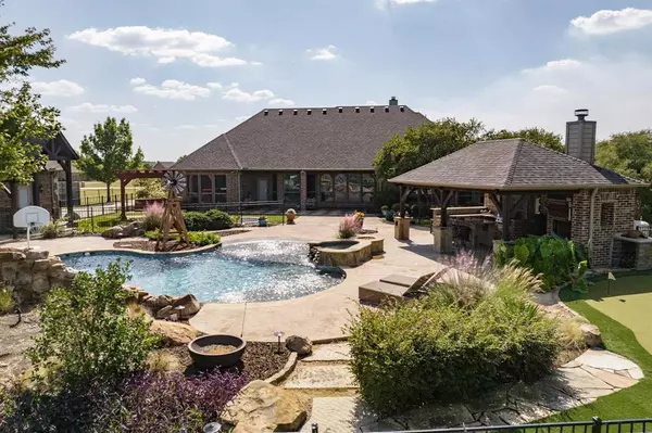 1221 E Secretariat Drive, Terrell, TX 75160