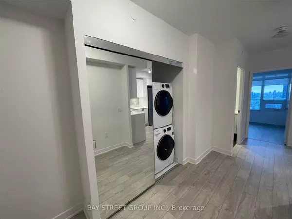 Toronto C10, ON M4P 0E4,195 Redpath AVE #3206