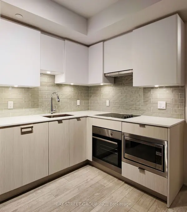 Toronto C10, ON M4P 0E4,195 Redpath AVE #3206