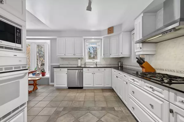 Kingston, ON K7M 7L8,578 SYCAMORE ST