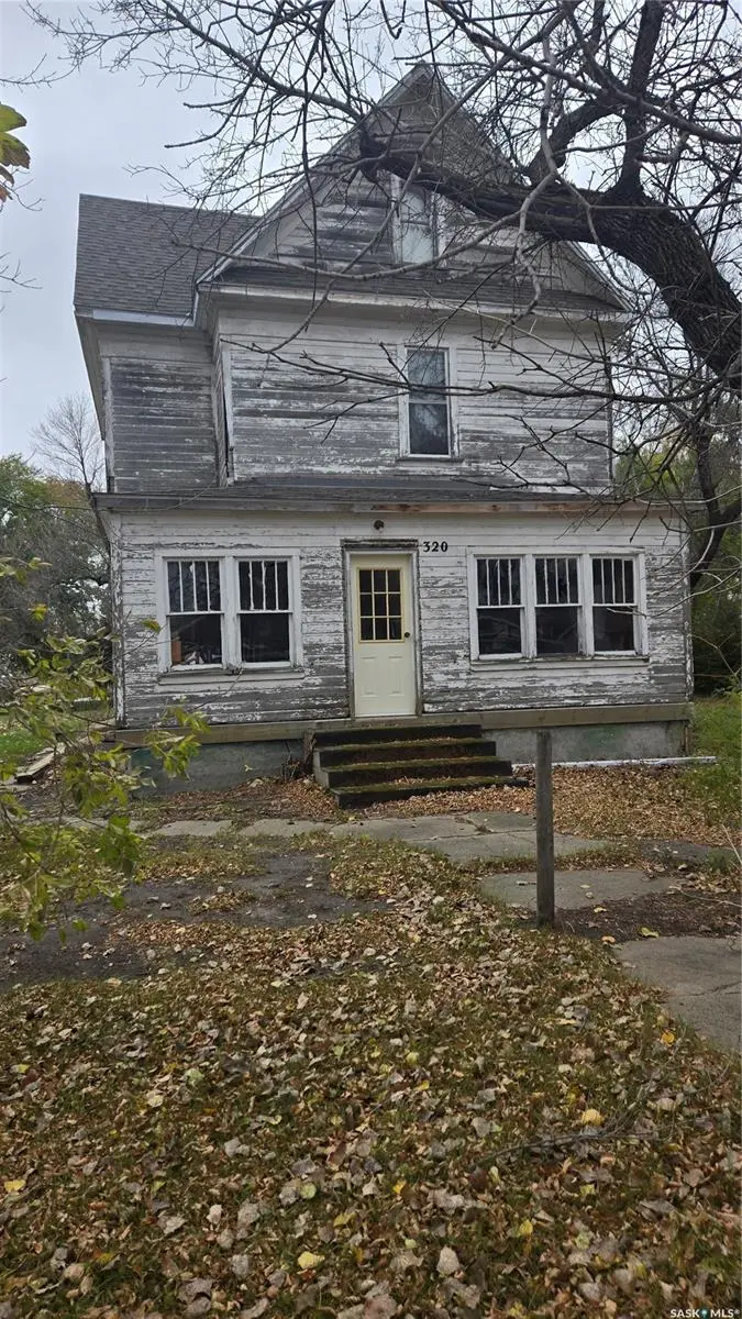 320 2nd STREET, Carnduff, SK S0C 0S0