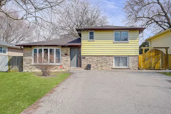 Brampton, ON L6W 1J6,11 Tullamore RD