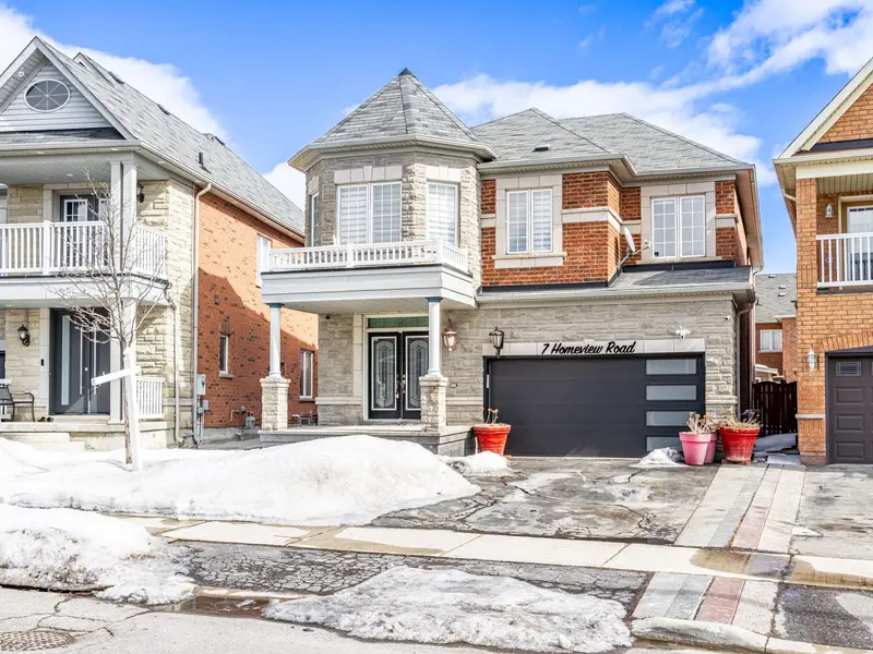 7 Homeview RD, Brampton, ON L6R 2L9