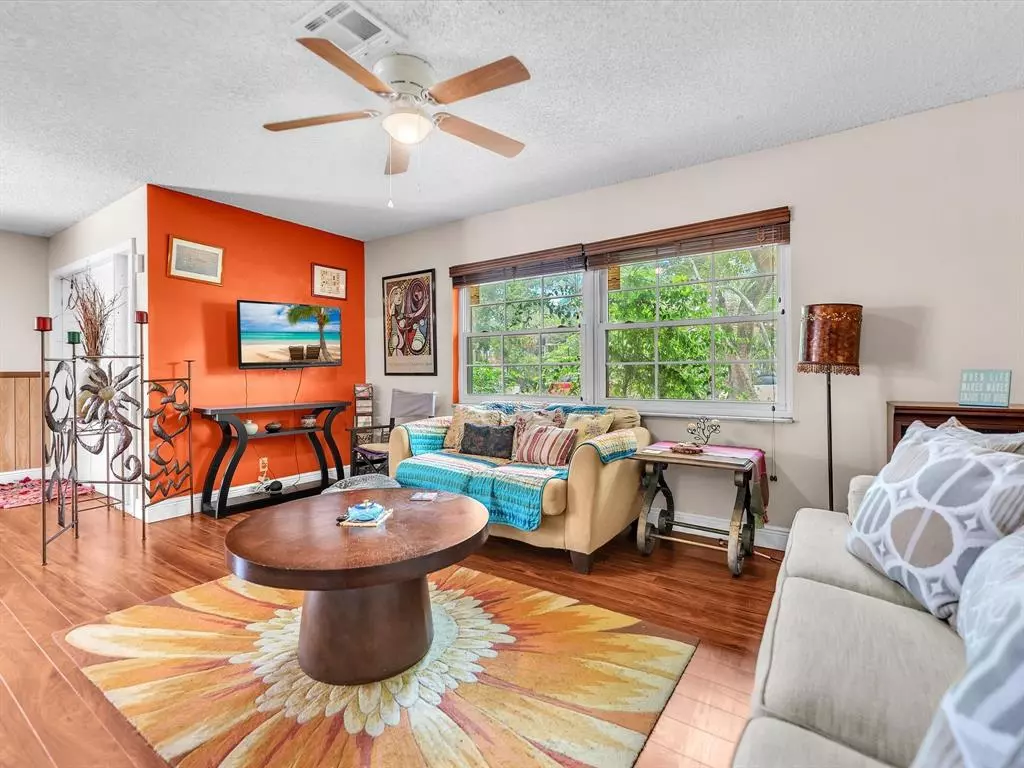 Margate, FL 33068,6171 SW 6th St