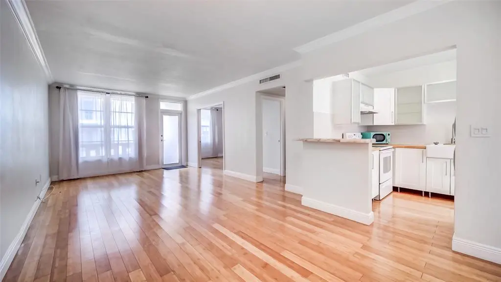 Miami Beach, FL 33139,1150 Euclid Ave #111