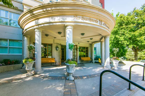 Toronto C13, ON M3C 3T9,18 Concorde PL #LP 914