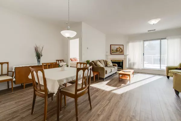 Toronto C13, ON M3C 3T9,18 Concorde PL #LP 914