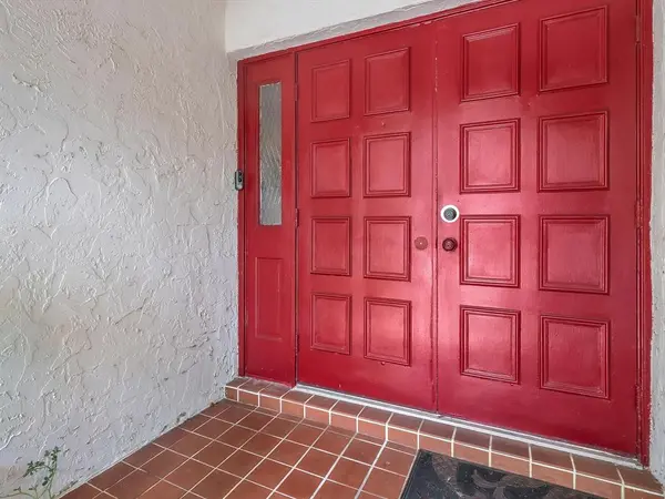 Margate, FL 33068,6171 SW 6th St