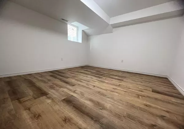 New Tecumseth, ON L0G 1W0,4 Pridham (basement ) PL