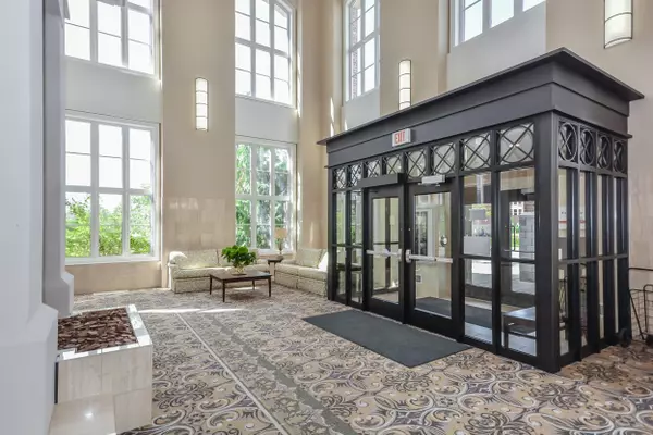 Guelph, ON N1G 5K8,65 Bayberry DR #202