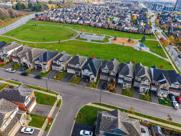 Hamilton, ON L8B 1V3,28 Celano DR