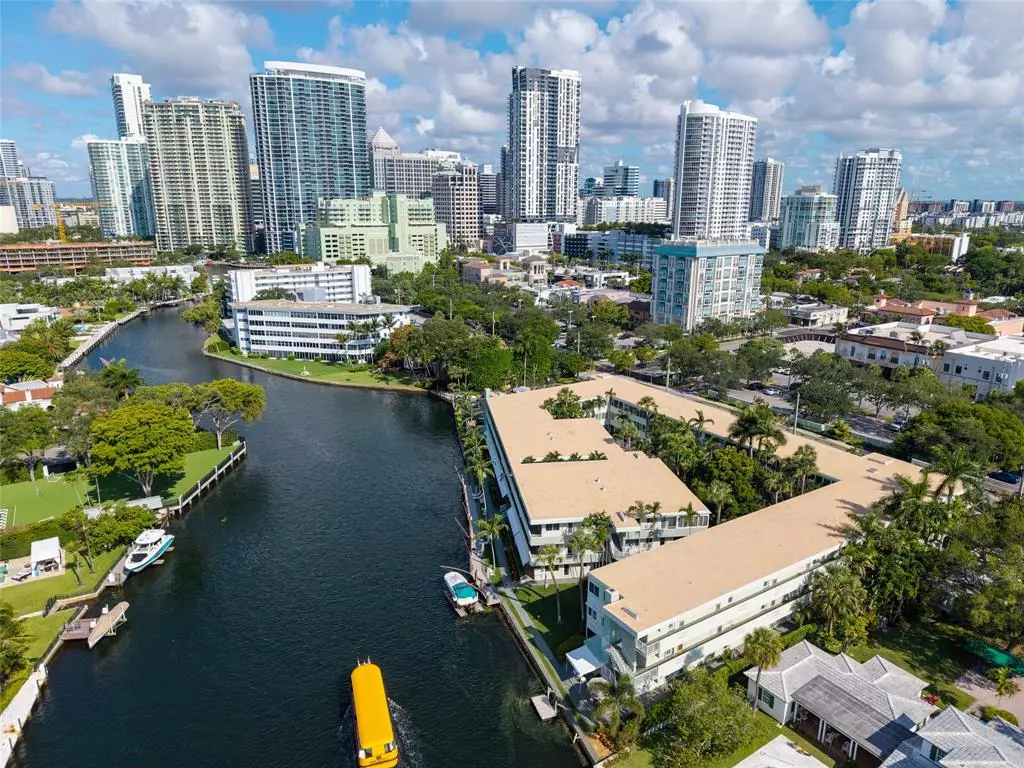 Fort Lauderdale, FL 33301,1000 SE 4th St #117 & 118