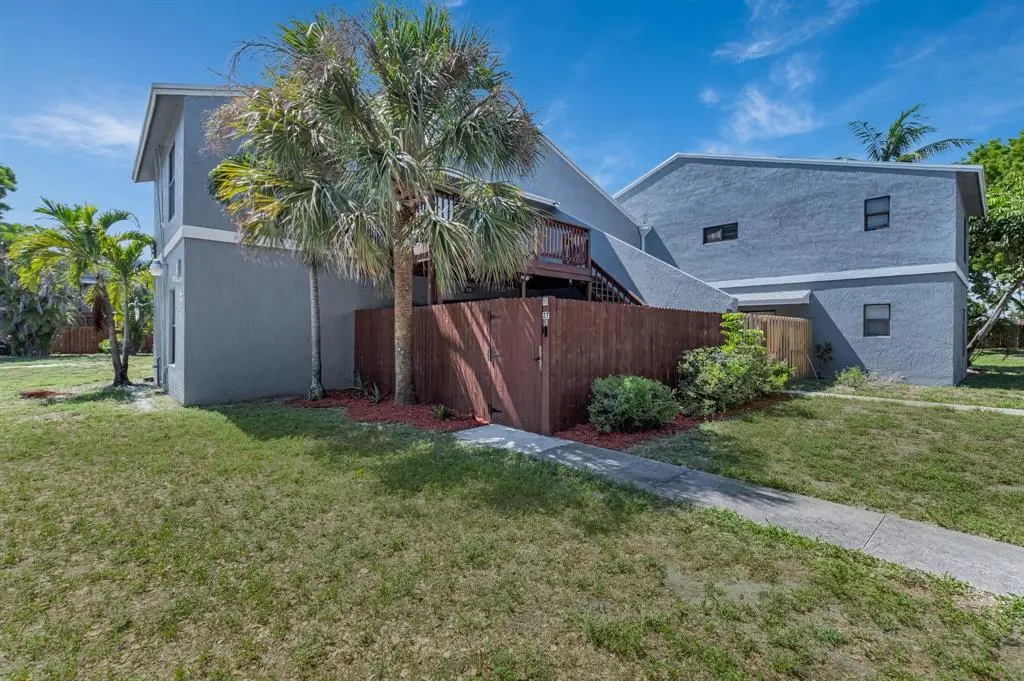 Boynton Beach, FL 33435,27 Crossings Cir #E