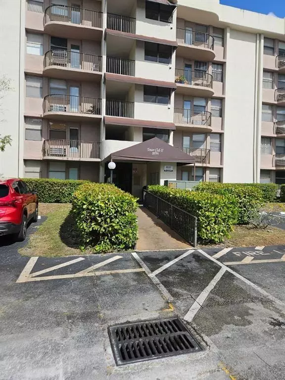 Coral Springs, FL 33065,2771 Riverside Dr #306