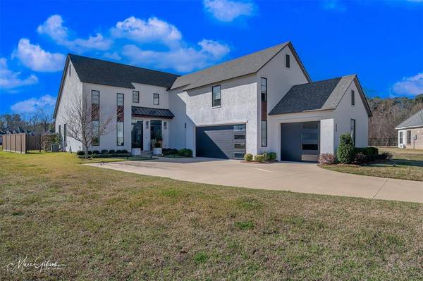 323 Belle Winds Court, Shreveport, LA 71106