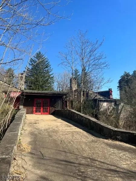 Hamburg Boro, NJ 07419,30 Gingerbread Castle Rd