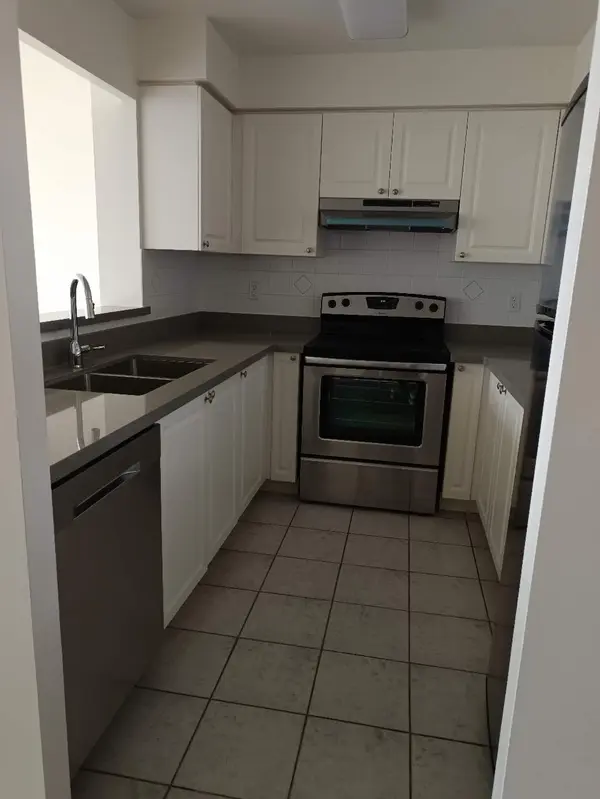 Toronto C14, ON M2M 4L5,29 Pemberton AVE #PH08