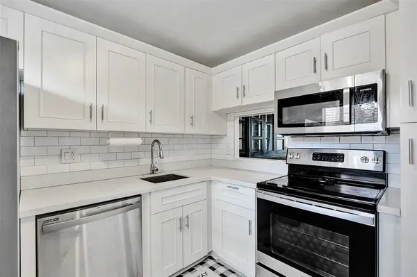 Margate, FL 33063,3050 Holiday Springs Blvd #210