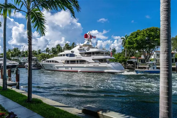 Fort Lauderdale, FL 33301,1000 SE 4th St #117 & 118