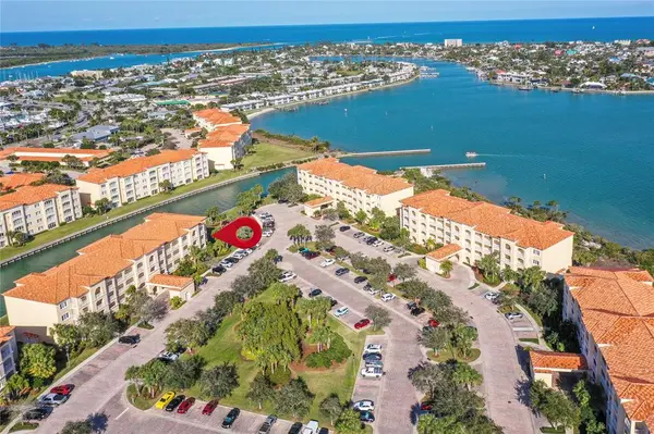 Hutchinson Island, FL 34949,19 Harbour Isle Dr W #306