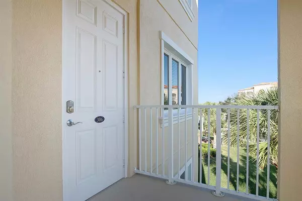 Hutchinson Island, FL 34949,19 Harbour Isle Dr W #306